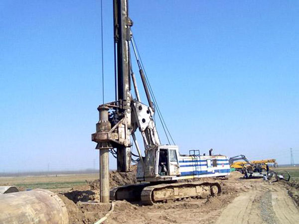 洛陽(yáng)打井隊(duì)設(shè)備展示